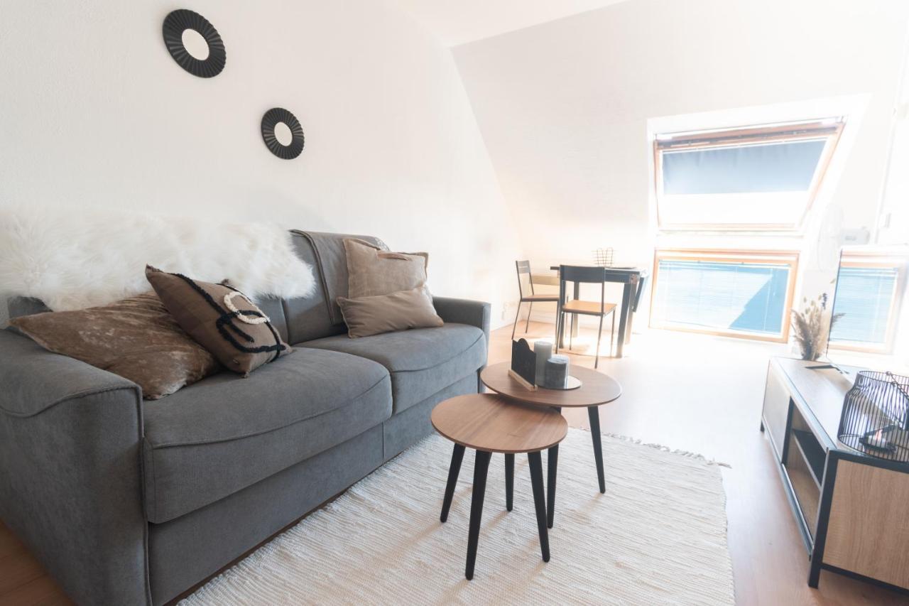 Bienvenue Chez Vous Tres Calme Et En Plein Centre Apartment Mantes-la-Jolie Exterior foto
