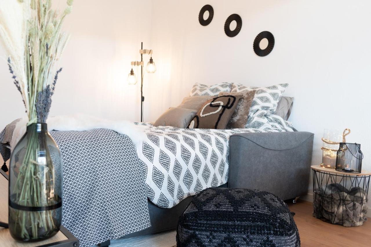 Bienvenue Chez Vous Tres Calme Et En Plein Centre Apartment Mantes-la-Jolie Exterior foto