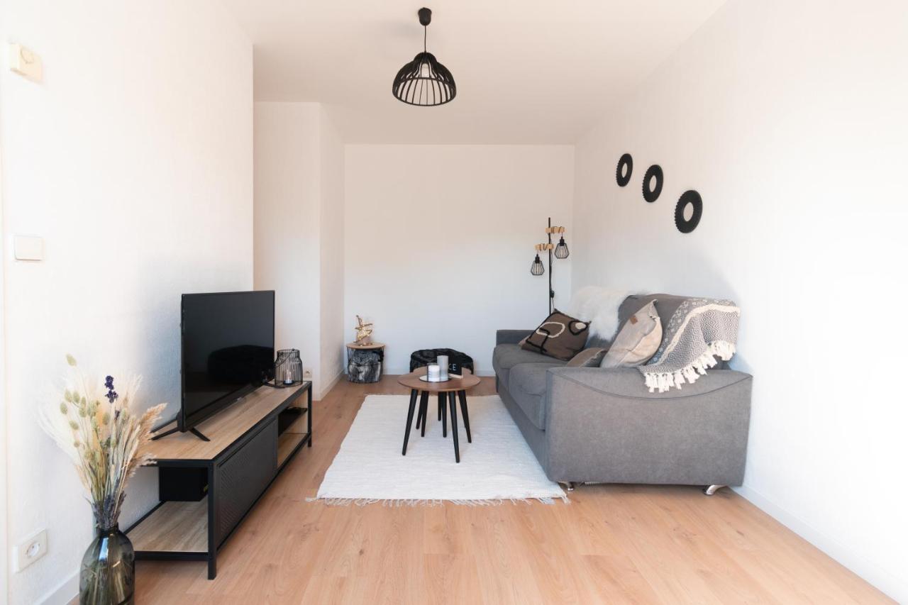 Bienvenue Chez Vous Tres Calme Et En Plein Centre Apartment Mantes-la-Jolie Exterior foto