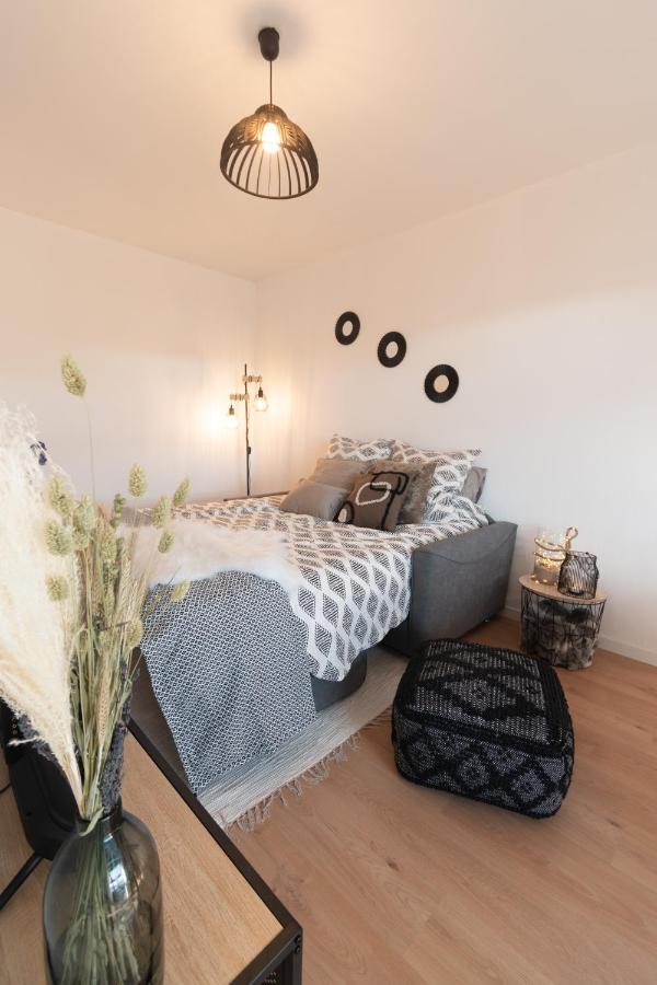 Bienvenue Chez Vous Tres Calme Et En Plein Centre Apartment Mantes-la-Jolie Exterior foto