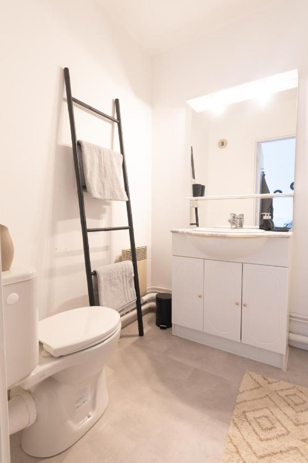 Bienvenue Chez Vous Tres Calme Et En Plein Centre Apartment Mantes-la-Jolie Exterior foto